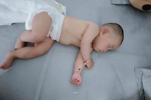 赤峰怀孕多久会显肚子